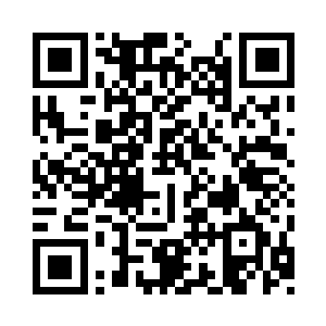 原本秦洛以为他们要见的人就在这人群中二维码生成