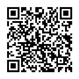 原本空着的座位上面又浮现出一个个黑色的人影二维码生成