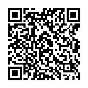 原本细微的灰色的漩涡运转的速度陡然间提升了起来二维码生成