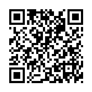 原本遮挡他们两个人身上的被单跌落一边二维码生成