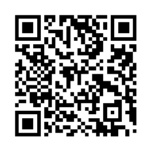 原来站在他旁边看着他的那些几个美女们二维码生成