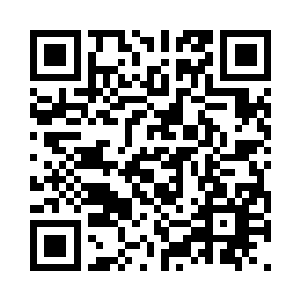 县主府这边有凤羽珩从空间里拿出的雨衣二维码生成