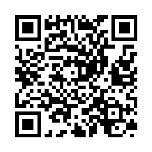 又一马当先地从另一个方向开始穿插下去二维码生成