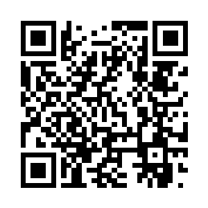 又亲自为三人各自斟满一杯自酿的红酒二维码生成