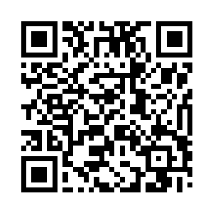 又对着那边时不时好奇地往这边瞟的人吼二维码生成