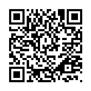 又将食盒中的茶点一一取出摆放整齐二维码生成