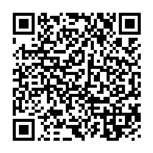 又恢复了黑白颠倒生活的邵丽红和朱晓艳此时正互相搂抱着闭目而眠二维码生成