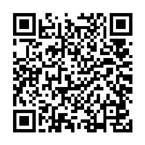 又扭头看起了另外两部电影的下午两个场次的售票情况二维码生成