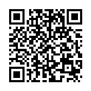 又是一个年轻的男子从车内走了出来二维码生成