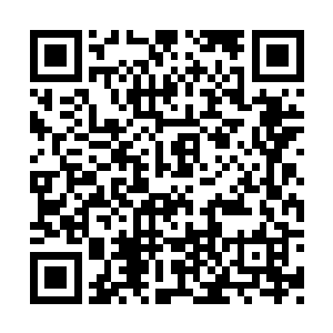 又是先往步枪上到处喷涂消毒水然后才挂到肩头二维码生成