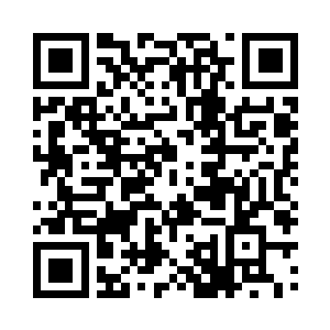 又看了看色迷迷盯着她领口里面的柳逸尘二维码生成