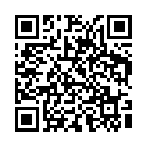 又见他无名指也戴了一枚款式相同的二维码生成