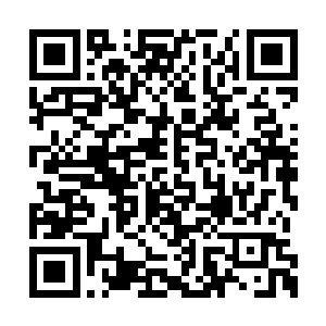 又走过去用手狠狠的招呼了黄铁三的脑袋一下道二维码生成