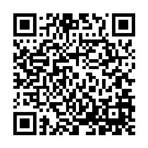 及时地使用夜行人诸多摆脱类的能力躲开了斯凯来势汹汹的必杀二维码生成