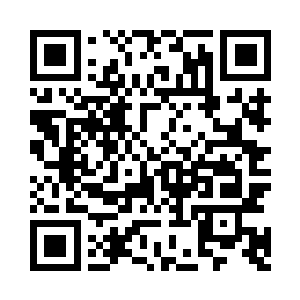 双手抱了步枪毫不犹豫的朝前滚翻二维码生成