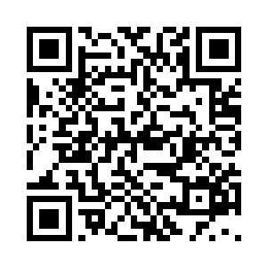 双目如毒蛇般阴狠地盯着对面的许麒二维码生成