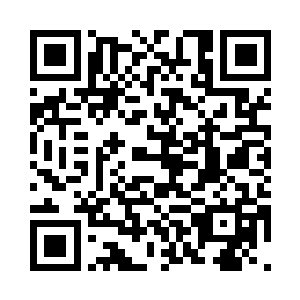 双眼带着一丝的敌意和慌张看着天道二维码生成