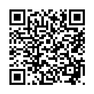 双眼空洞地朝刚刚他下来的阳台走去二维码生成