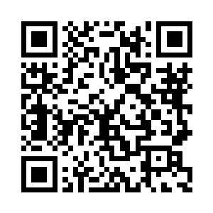 双脚踩着地面将坚硬的地面拉出了两条深沟二维码生成