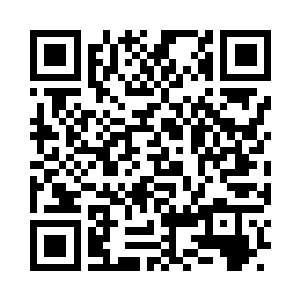 反身关门是看着里面师傅凝眉思索的模样二维码生成