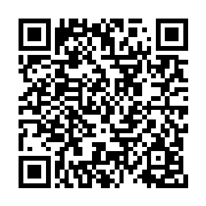 发丝柔顺的触感让她心中禁不住也变得柔软起来二维码生成