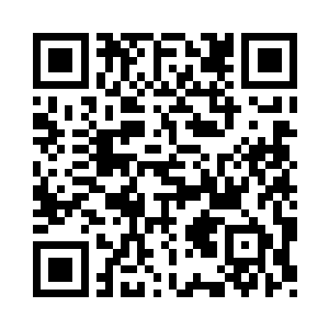 发条的头顶出现了一个黑色眼睛的特效二维码生成