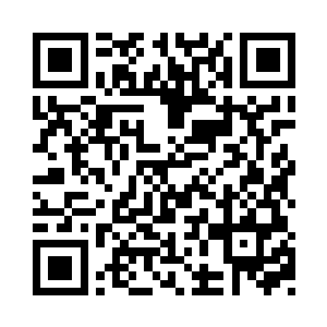 发现从车上下来的人都穿着橄榄色的迷彩服二维码生成