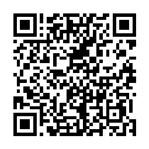 发现前往祁连山区下面的小镇车站的火车还是老式的列车二维码生成