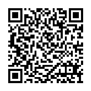 发现已经五六个跟她年龄相仿的年轻人在那里了二维码生成