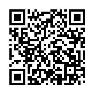 发现张文斌正端着酒杯朝钟杨颖迎上去二维码生成