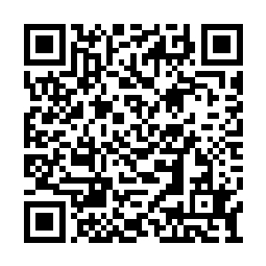 发现有一细细的裂缝隐隐地似乎将她头劈成两半二维码生成