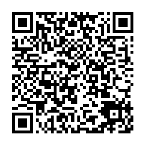 发现有数名蒙面男子手持利器朝他们这辆大奔车所在的位置跑了过来二维码生成