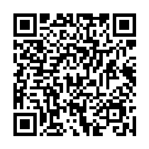 发现院子前面的篮球场已经改造成了直升机停机坪二维码生成