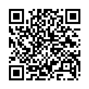 取出了一把一模一样的纯白色道剑交给我二维码生成