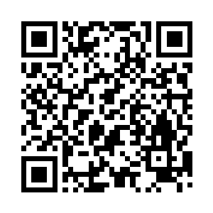 古娜和连奇三人都静静的看着这一幕二维码生成