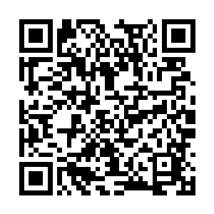 另一侧原本没受多大损伤的车门和玻璃都轰然裂开二维码生成