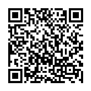 另一只手却是很禽`兽的攀上了吴敏儿的左边玉`峰二维码生成