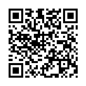 另一只手将自己那敞开的衣襟抓紧了几分二维码生成