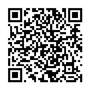 另一只手的贪天魔剑也跟着反击扎向李相濡的脑袋二维码生成