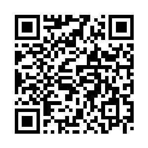 另一手中抓的几枚棋子捏的嘎吱响二维码生成