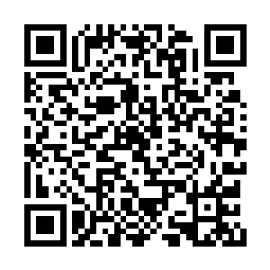 另外一个长相猥琐的中年人有些不敢相信的说道二维码生成