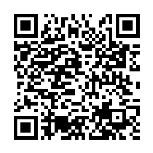 另外四位正在利用疾行战诗词奔跑的翰林轻轻点头二维码生成
