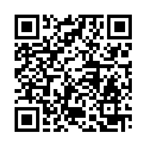 另外的两个人则是看了一眼旁边的商云二维码生成