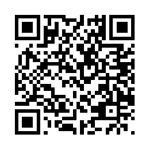 只剩下机枪在间歇的发射枪弹压制这边二维码生成