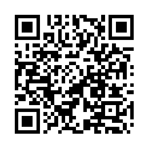 只太皇太后把玩着手上精致的青花瓷杯二维码生成