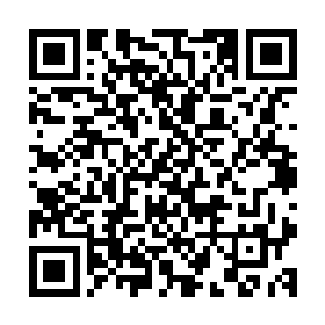 只好向站在十多米开外还在闲聊的薛定高和邢国寿两人挥挥手二维码生成