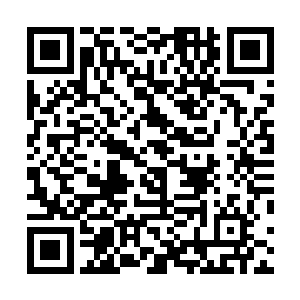 只左手第二张太师椅上坐着一名大约五十来岁的中年男子二维码生成