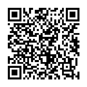 只是一双不时闪烁光芒的眼睛为他增添了不少神秘与邪魅二维码生成