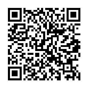 只是偶尔张潇晗指着路两旁的洞府或是山石给宋辰砂介绍着二维码生成