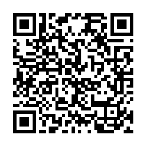 只是几个眨眼间已经从旁边绕了到了苏若雪等人的左边二维码生成